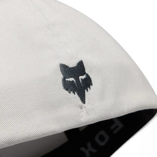 Fox Badge Flexfit sapka light grey